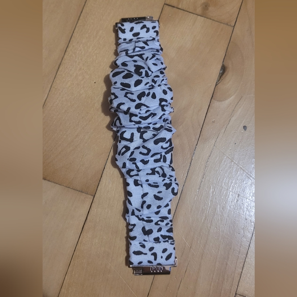 A white and black leopard Smartwatch wristband / watch strap - 20 mm / small